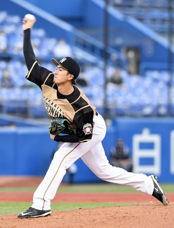 　ヤクルト打線に立ち向かう上沢（撮影・佐藤厚）