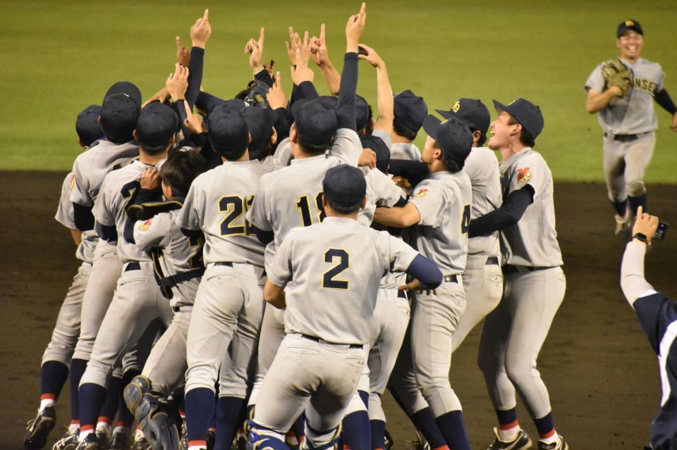 関学大が1993年以来28年ぶり関西学生野球春季リーグV エース黒原が締めた!/野球/デイリースポーツ online 関学大が1993年以来28年ぶり関西学生野球春季リーグV エース黒原が締めた!/野球/デイリースポーツ online