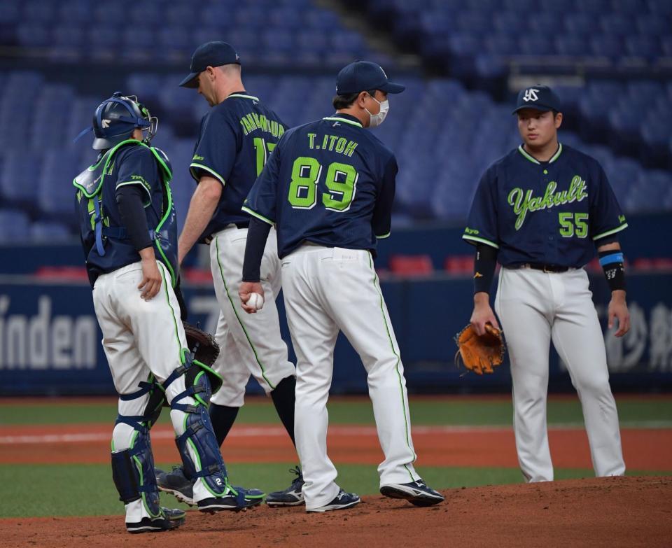 　１回、降板するバンデンハーク（撮影・神子素慎一）