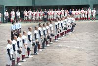 サヨナラで大阪桐蔭に敗れた智弁和歌山（後方）＝皇子山球場（撮影・山口登）