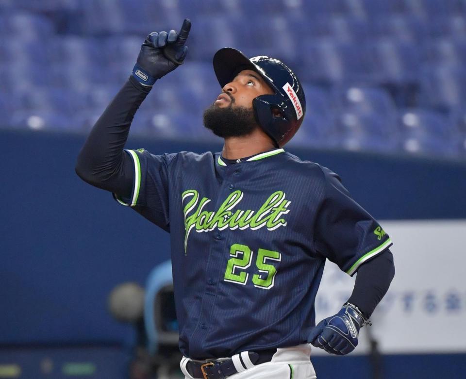 ２回、ソロを放ち生還するサンタナ（撮影・神子素慎一）