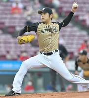 力投する先発の加藤（撮影・立川洋一郎）