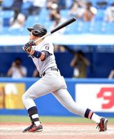 　７回、代打で登場した清原正吾は右飛に終わる（撮影・佐藤厚）