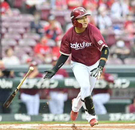 １回、右翼スタンドへ３ランを放つ黒川（撮影・立川洋一郎）