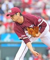 　広島打線を相手に力投する先発の涌井（撮影・立川洋一郎）