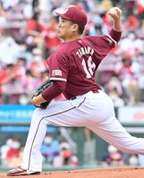 　広島打線を相手に力投する先発の田中将（撮影・立川洋一郎）