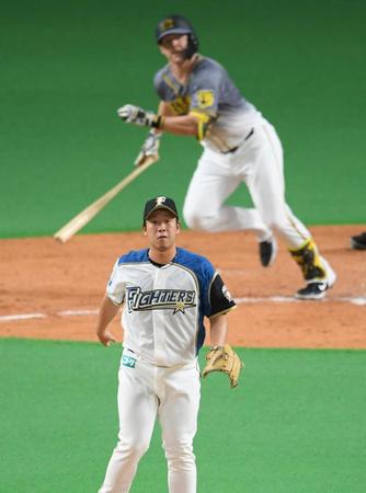 　５回、サンズに適時打を許す谷川（撮影・田中太一）