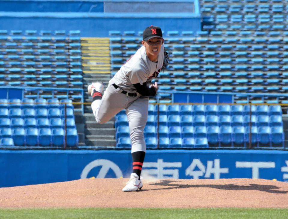 ９回１失点完投でチームの１部復帰王手に貢献した日大・赤星