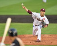 　日本ハム戦に先発し力投する楽天・田中将（撮影・西岡正）