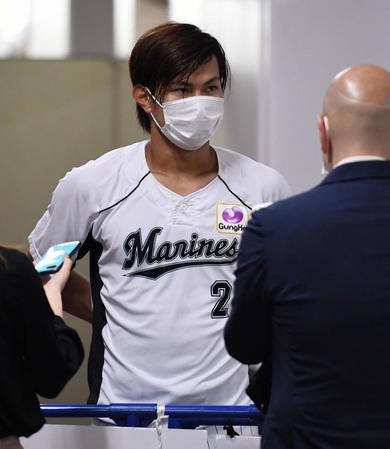 　取材に応じ意気込みを語る藤原（撮影・開出牧）