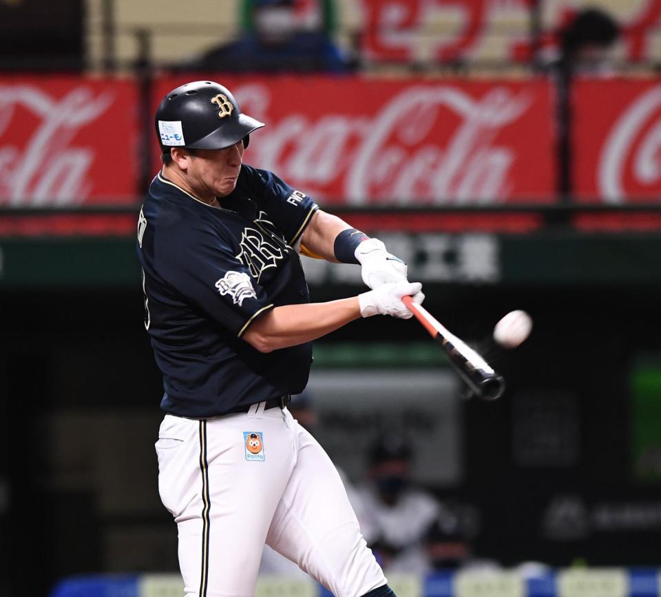 　１回、左越え先制２ランを放った杉本（撮影・園田高夫）