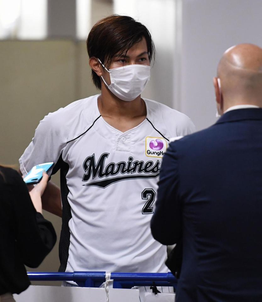 　取材に応じ意気込みを語る藤原