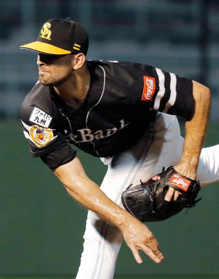　９回途中１失点で６勝目を挙げたソフトバンクのマルティネス＝沖縄セルラー
