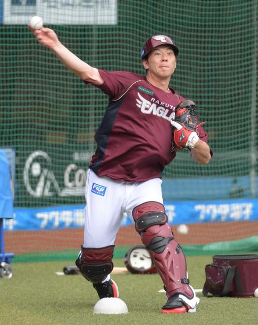 楽天新加入 炭谷が入団会見 移籍即ベンチ入りも出場なし 野球 デイリースポーツ Online