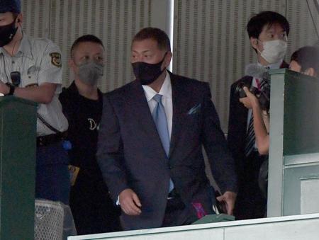 　１０日の阪神対巨人、解説のため球場に姿を見せた清原和博氏＝甲子園（撮影・田中太一）