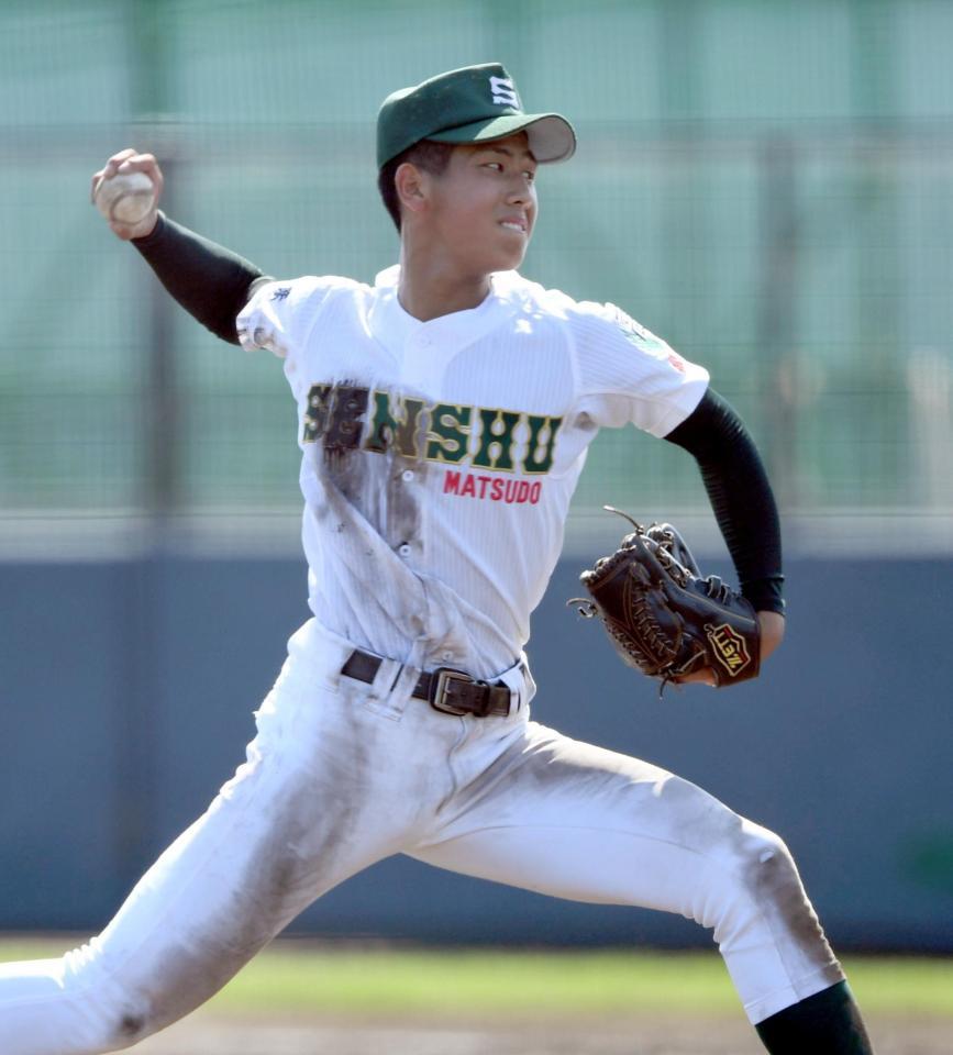 　５回無失点の好投を見せた専大松戸・深沢（撮影・開出牧）