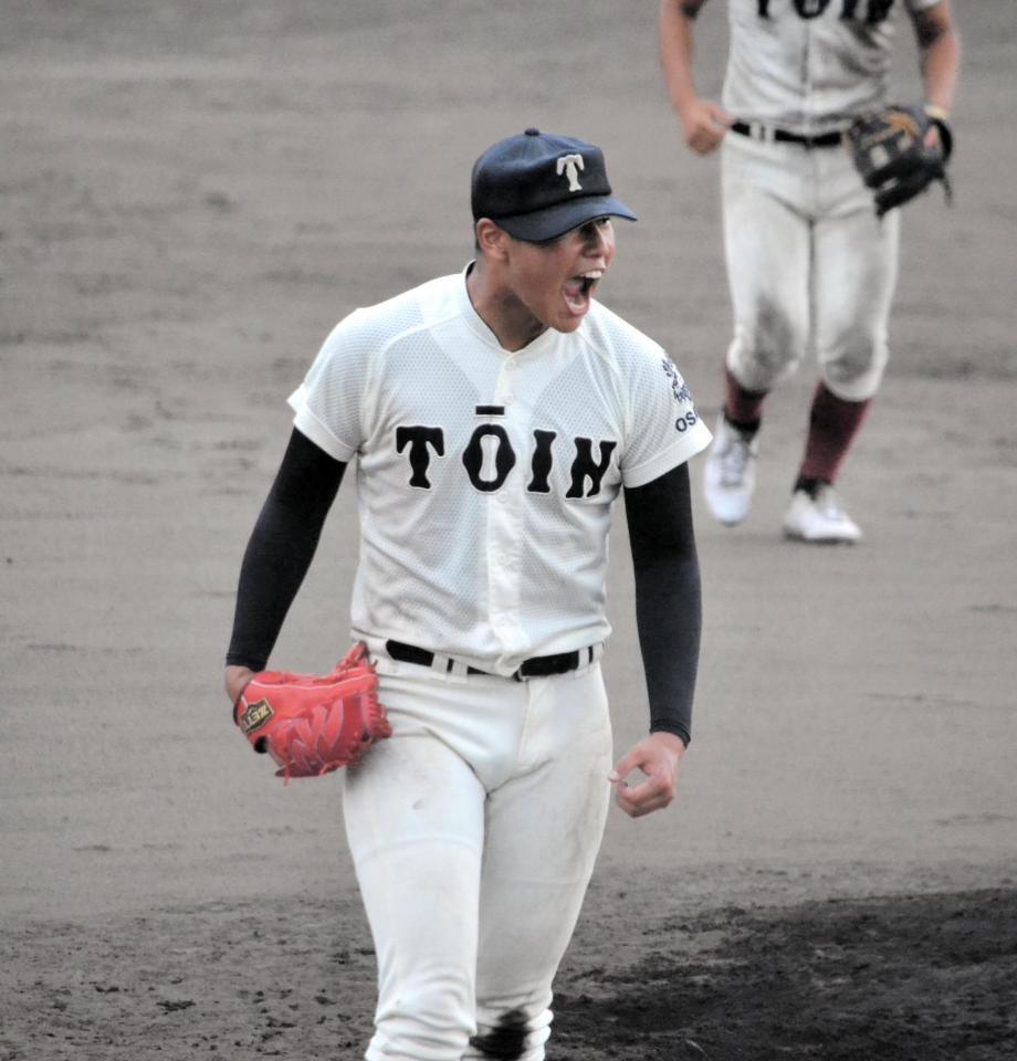 ピンチをしのぎほえる松浦（撮影・永井優花）