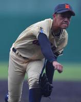 先発の帯広農・佐藤大海＝甲子園（撮影・神子素慎一）