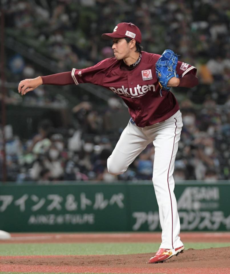 　力投する先発の岸（撮影・三好信也）