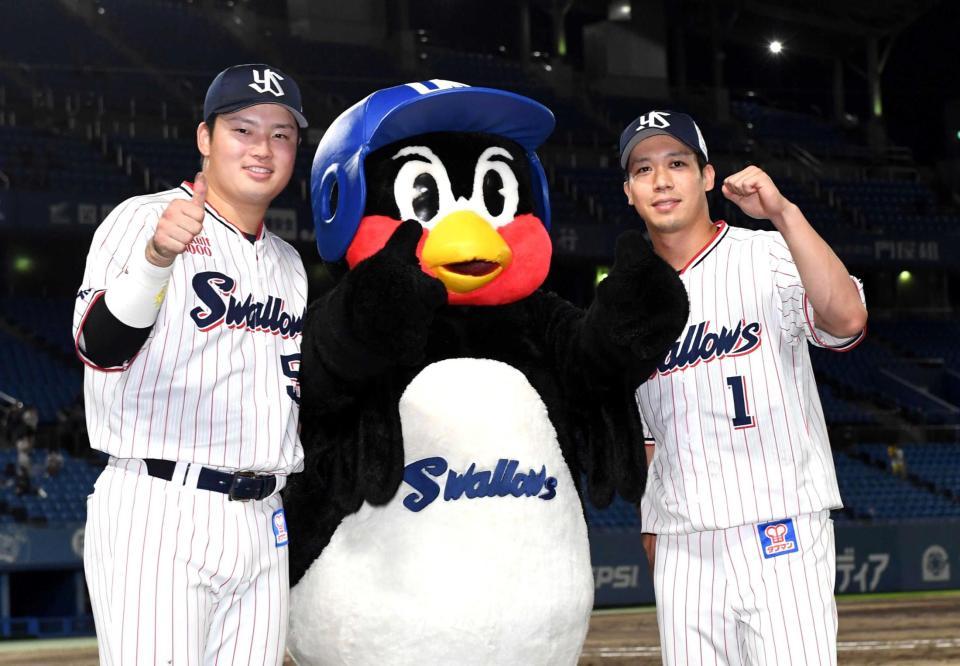 ヤクルト 山田 村上 侍戦士アベック弾 2位巨人に0 5差肉薄 野球 デイリースポーツ Online