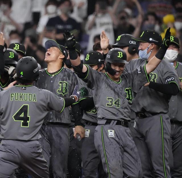 オリックス・吉田正がサヨナラ打　１０勝目の山本に「勝ちをつけられて野手も頑張った」