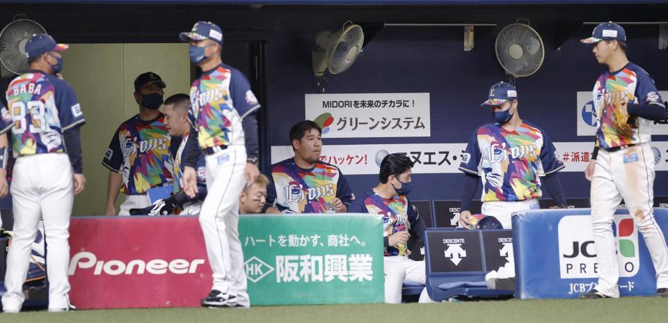 　オリックスに敗れ、自力Ｖの可能性が消滅した西武のベンチ＝京セラドーム