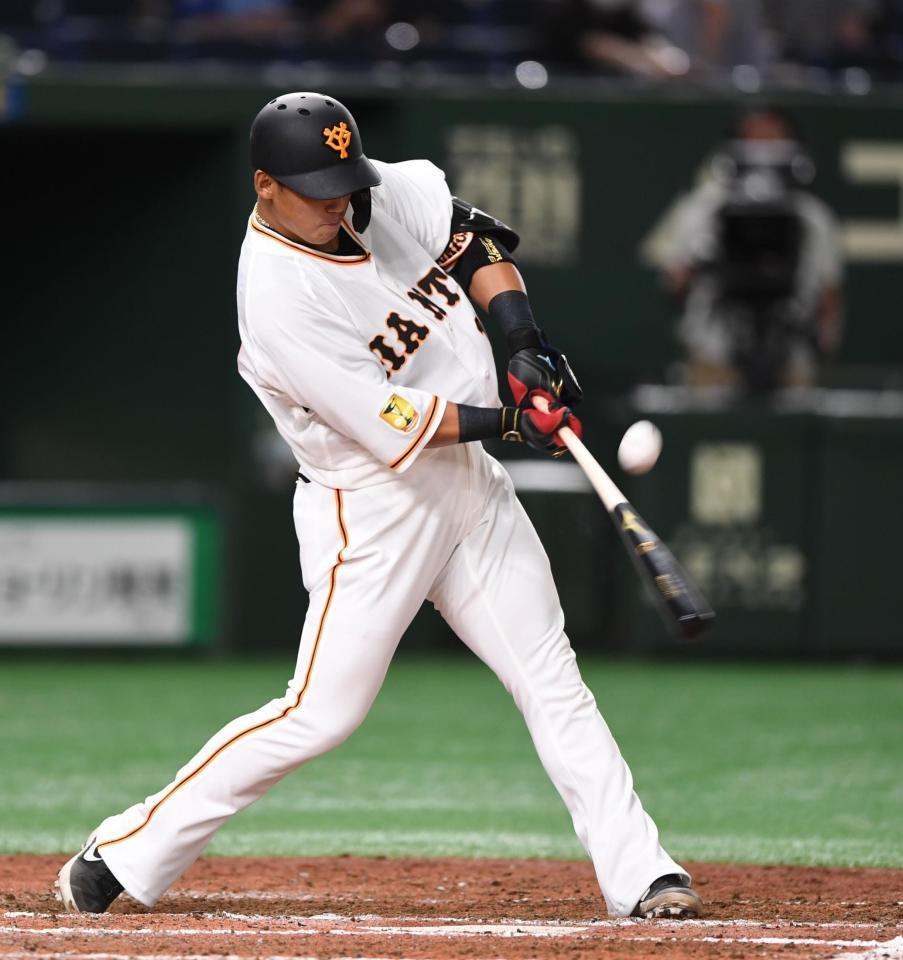 　４回、二飛に倒れた中田（撮影・開出牧）