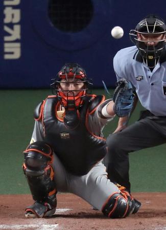 中日戦での巨人・小林