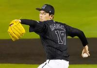 　５回無失点で２勝目を挙げたロッテ・佐々木朗＝楽天生命パーク