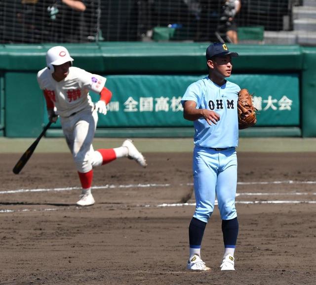 近江 泣き崩れた２年生山田 投げられなかったエース岩佐が励ます ナイスピッチ 野球 デイリースポーツ Online