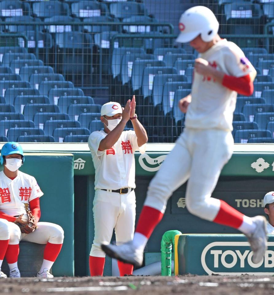 智弁和歌山 １９年ぶりの決勝戦へ３番 角井の二塁打で初回先制 野球 デイリースポーツ Online