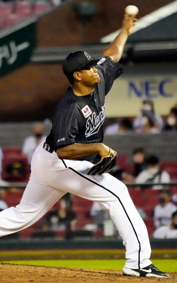 ６回を２安打無失点と好投したロッテのロメロ＝楽天生命パーク