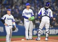 　３回、降板する浜口（撮影・金田祐二）