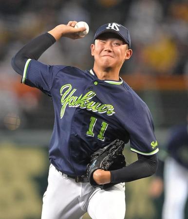 甲子園で力投する奥川（撮影・高部洋祐）