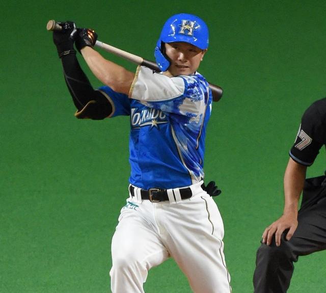 日本ハム　球団タイ１イニング１１得点　西川「２回アウトにならんでよかった」