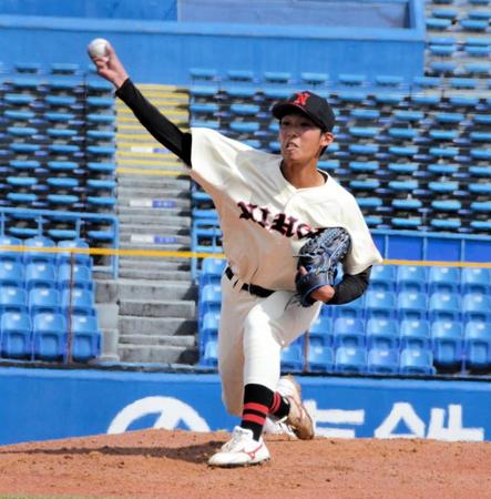 １部リーグ戦初登板初完封を飾った日大・赤星