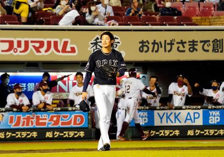 　５回、山崎剛に先制三塁打を許した山崎颯（共同）