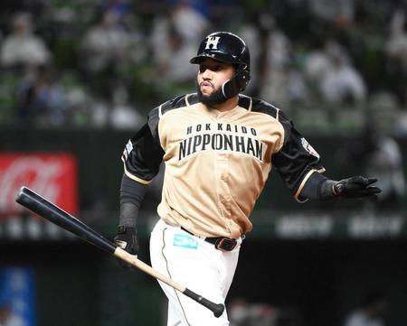 　２回、ロドリゲスが左越えに先制のソロを放つ（撮影・堀内翔）