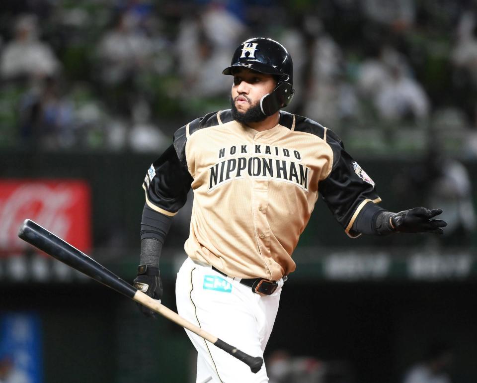 　２回、ロドリゲスが左越えに先制のソロを放つ（撮影・堀内翔）