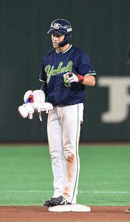 　６回、塩見は二塁打を放ちサイクル安打を達成