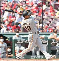 ２回、先制２ランを放つ中田（撮影・立川洋一郎）