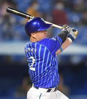 ２回、中前安打を放つ牧（撮影・伊藤笙子）