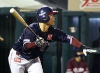 　４回、茂木が中越えに２ランを放つ