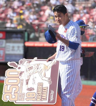 　日米通算２５００投球回を達成した田中将