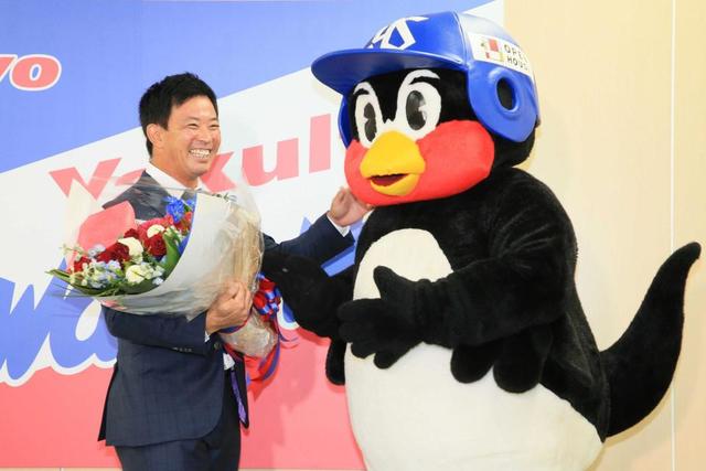 ヤクルト・雄平　引退会見「感謝の気持ちでいっぱい」