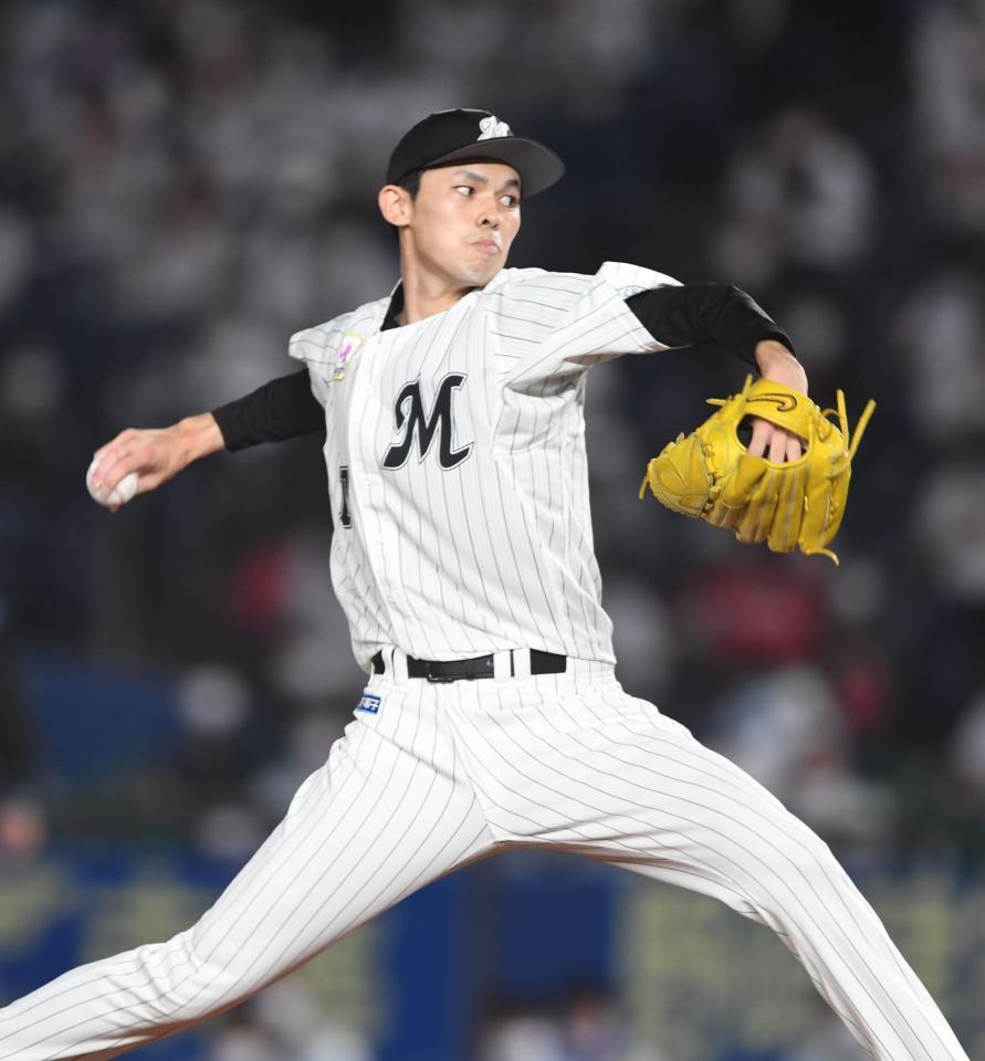 力投する先発の佐々木朗（撮影・開出牧）