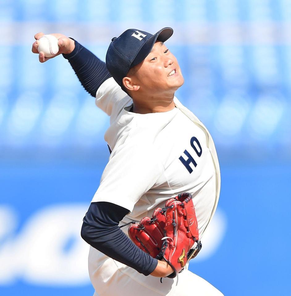 力投する先発の法大・山下輝＝神宮球場（撮影・伊藤笙子）
