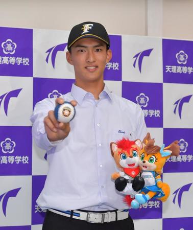 　日本ハムから１位指名を受けた天理・達孝太（撮影・石湯恒介）