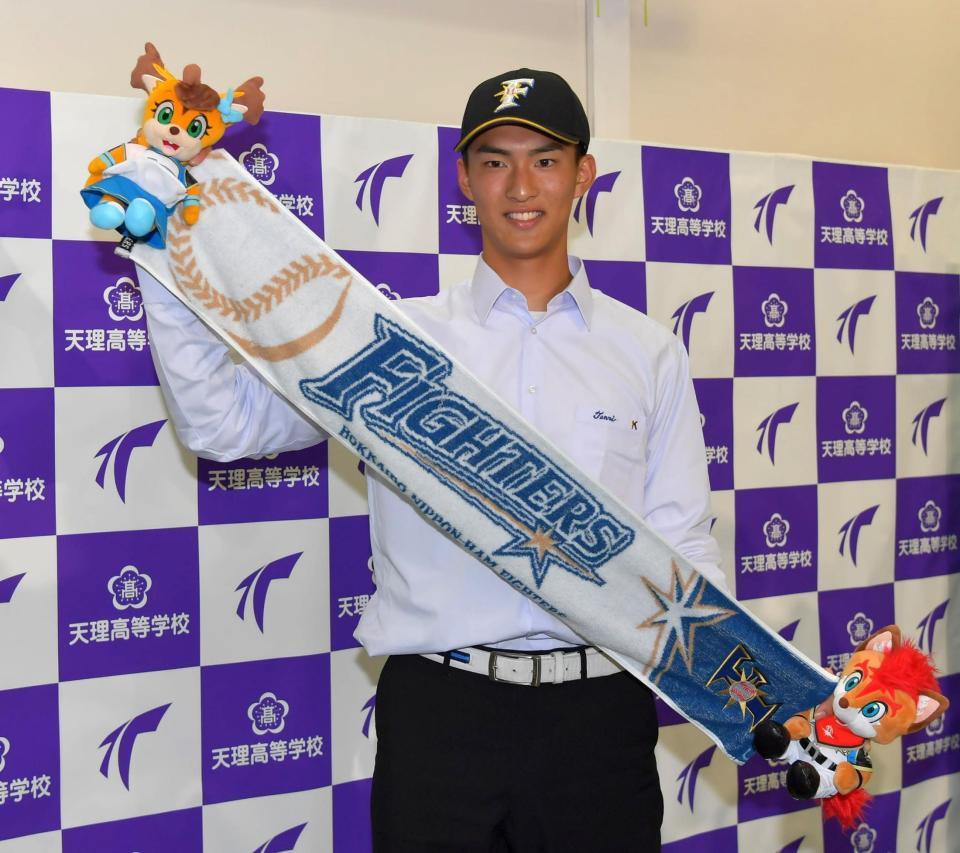 　日本ハムから１位指名を受けた天理・達孝太（撮影・石湯恒介）