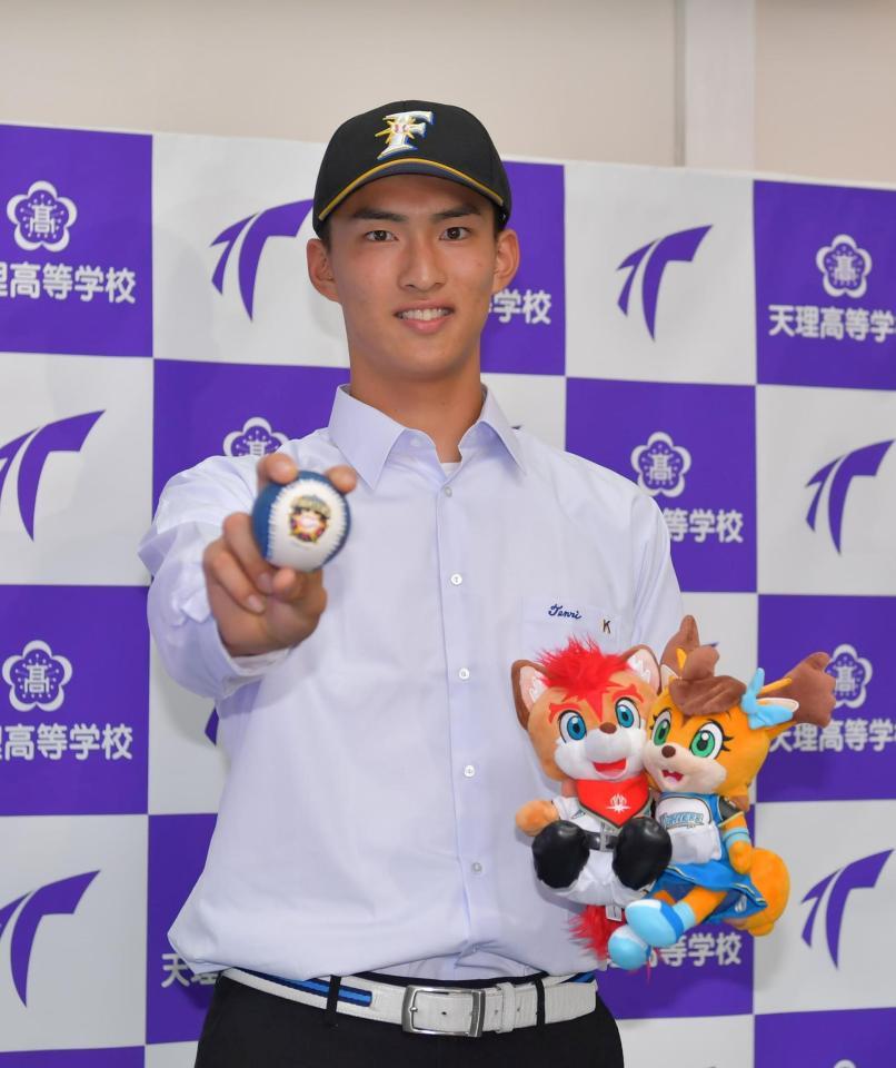 　日本ハムから１位指名を受けた天理・達孝太（撮影・石湯恒介）